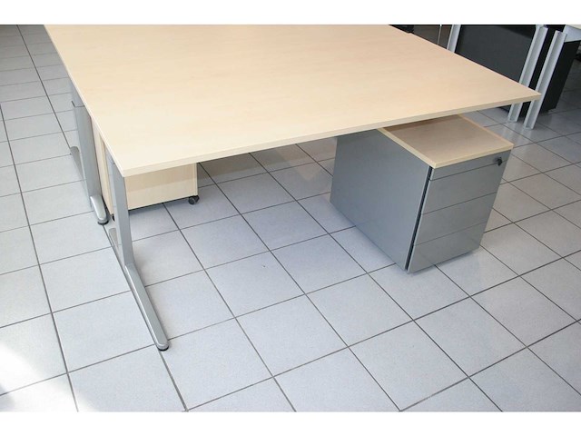 Ahrend - essa - bureau met ladenblok - afbeelding 1 van  3