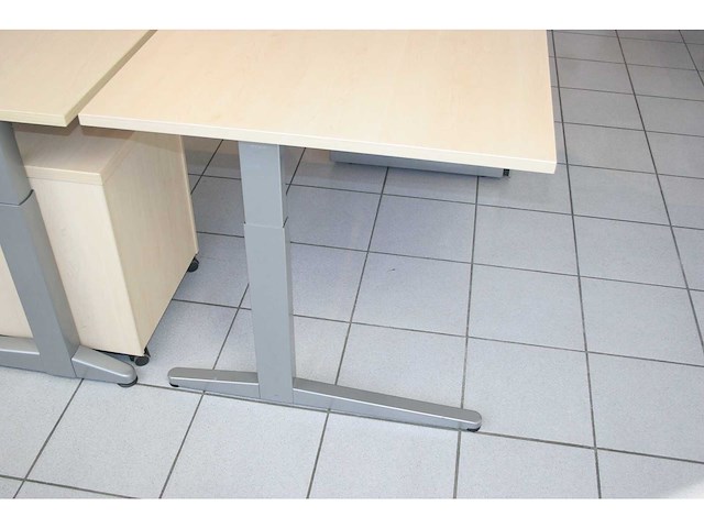 Ahrend - essa - desk (2x) - afbeelding 2 van  3