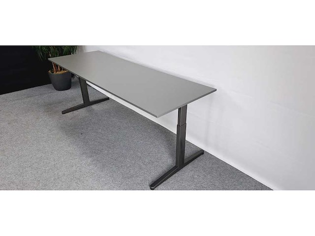 Ahrend - essa - vergadertafel - afbeelding 1 van  3