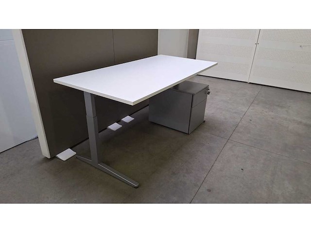 Ahrend - four-two - bureau met ladenblok - afbeelding 8 van  14