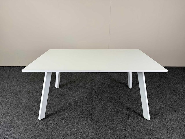 Ahrend - kantinetafel - afbeelding 1 van  3