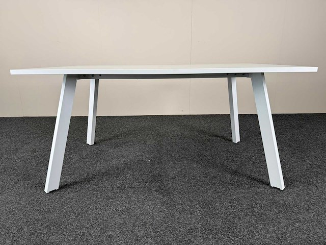 Ahrend - kantinetafel - afbeelding 2 van  3