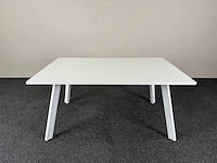 Ahrend - kantinetafel