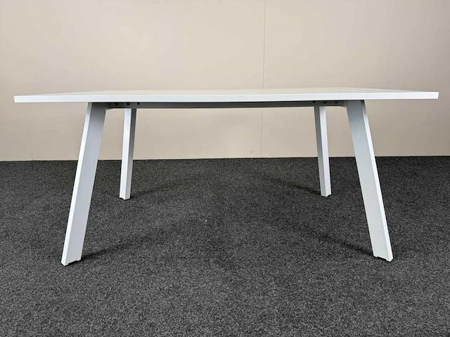 Ahrend - kantinetafel - afbeelding 2 van  4