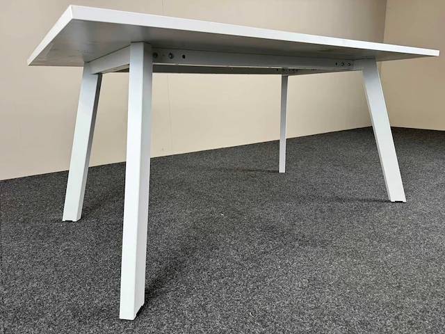 Ahrend - kantinetafel - afbeelding 4 van  4