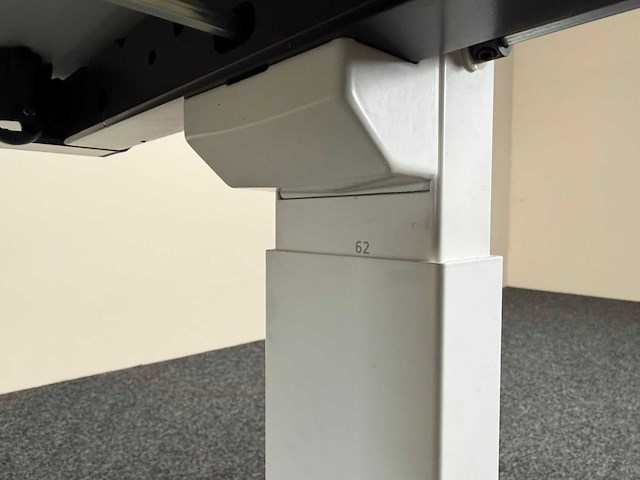 Ahrend - met slinger verstelbaar - bureautafel - afbeelding 7 van  8