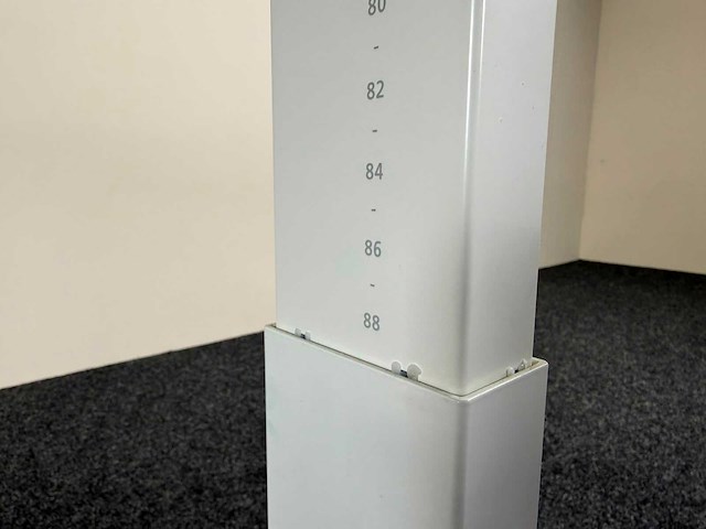 Ahrend - met slinger verstelbaar - bureautafel - afbeelding 8 van  8