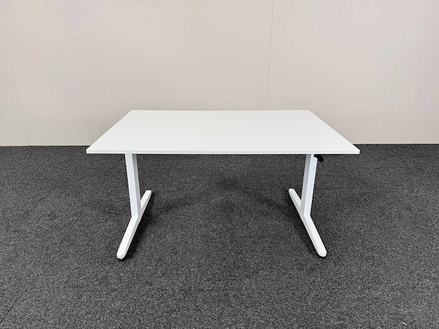 Ahrend - met slinger verstelbaar - bureautafel - afbeelding 1 van  2
