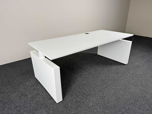Ahrend - slingerbureau 180 x 80 - bureau - afbeelding 1 van  3