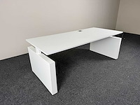 Ahrend - slingerbureau 180 x 80 - bureau - afbeelding 1 van  3