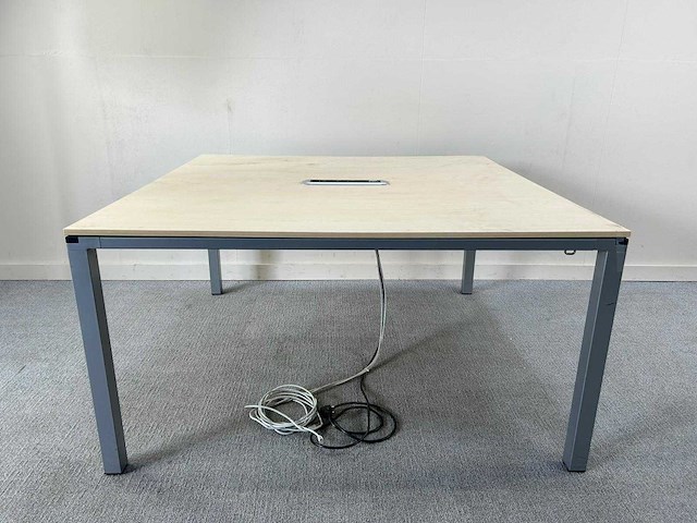 Ahrend - vierkant 140 x 140 - vergadertafel - afbeelding 1 van  8