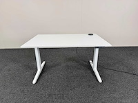 Ahrend - zit-sta elektrisch verstelbaar - bureautafel - afbeelding 2 van  9