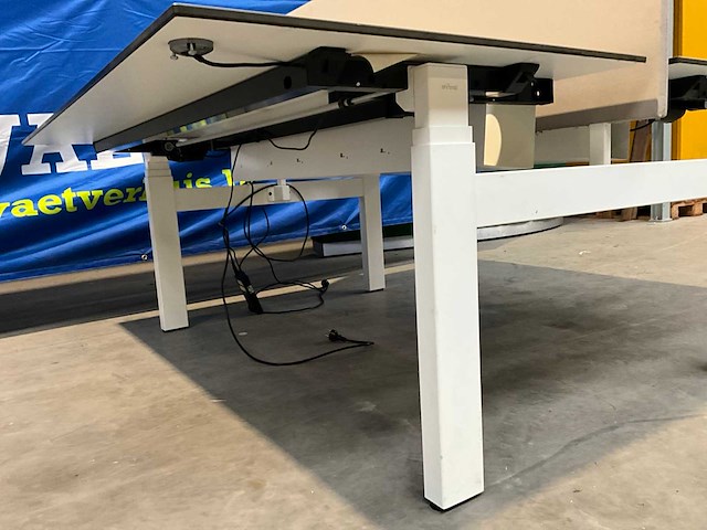Ahrend elektrisch verstelbaar bureau-eiland - afbeelding 4 van  8