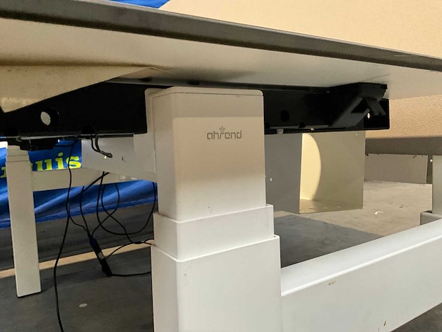 Ahrend elektrisch verstelbaar bureau-eiland - afbeelding 5 van  8