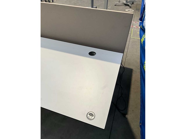 Ahrend elektrisch verstelbaar bureau-eiland - afbeelding 7 van  8