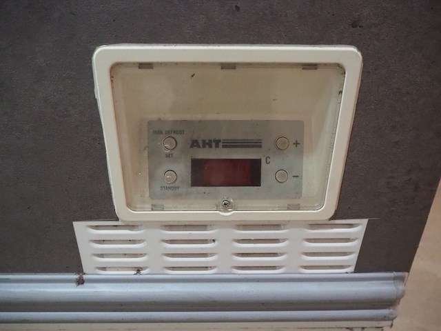 Aht - afbeelding 7 van  9