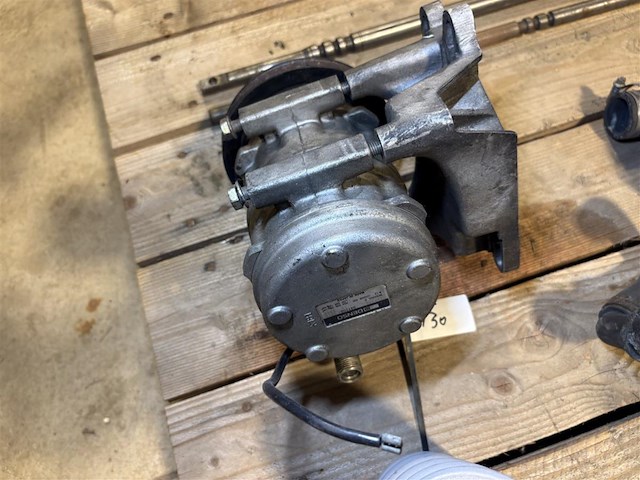 Aircocompressor met steun - afbeelding 2 van  3