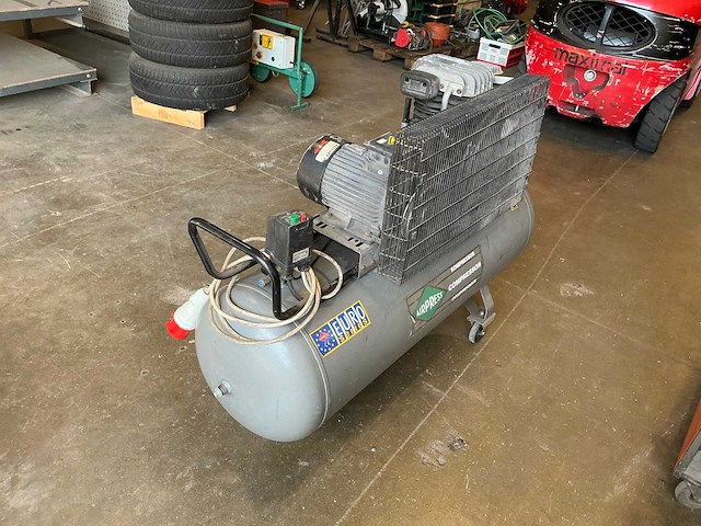 Airpress hk 600/200 luchtcompressor - afbeelding 1 van  8