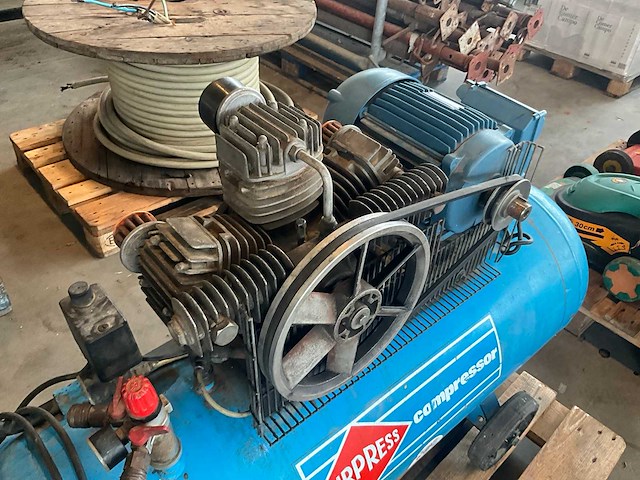 Airpress sae30 compressor - afbeelding 7 van  11