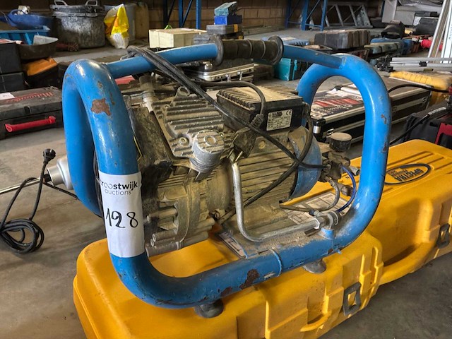 Airpress zuigercompressor - afbeelding 1 van  4
