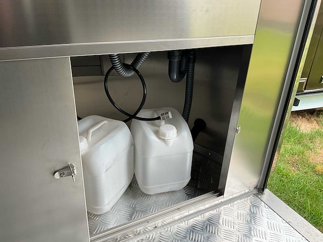 Airstream ral7009 foodtrucks - afbeelding 18 van  35