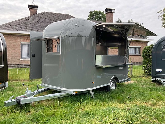 Airstream ral7009 foodtrucks - afbeelding 16 van  26
