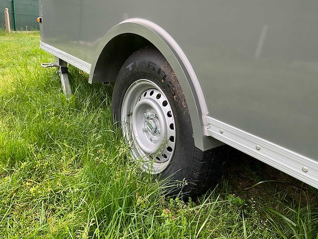Airstream ral7009 foodtrucks - afbeelding 8 van  9