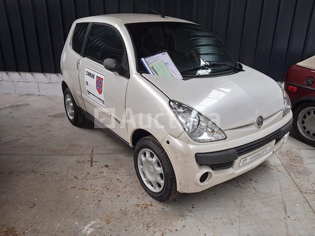 Aixam mega m4g v car (2010-vin:vlgm4gvbrc3116395) voor onderdelen - afbeelding 4 van  8