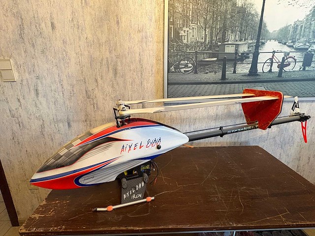 Aixel helicopter - 800 - model making - afbeelding 1 van  6