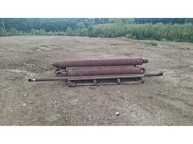 Ajk pistons - 25 ton - afbeelding 1 van  4