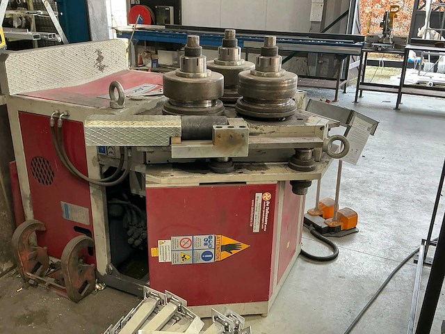 Akbend apk101 profielbuigmachine - afbeelding 7 van  9