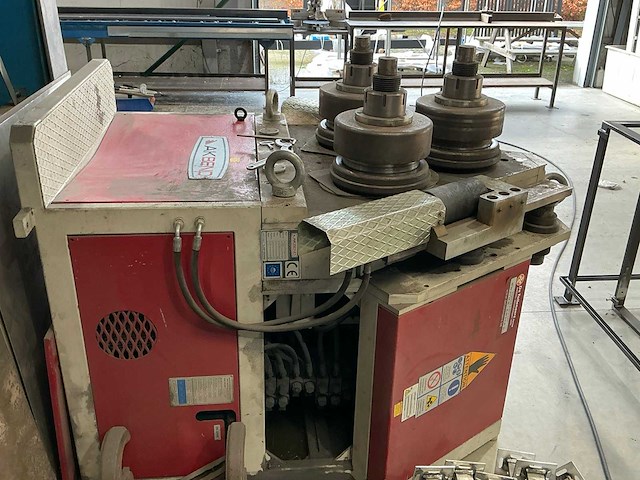 Akbend apk101 profielbuigmachine - afbeelding 8 van  9