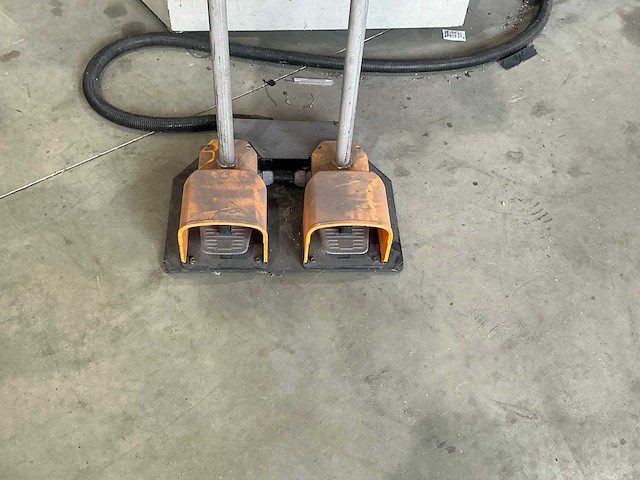 Akbend apk101 profielbuigmachine - afbeelding 9 van  9