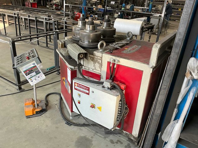 Akbend apk101 profielbuigmachine - afbeelding 6 van  6