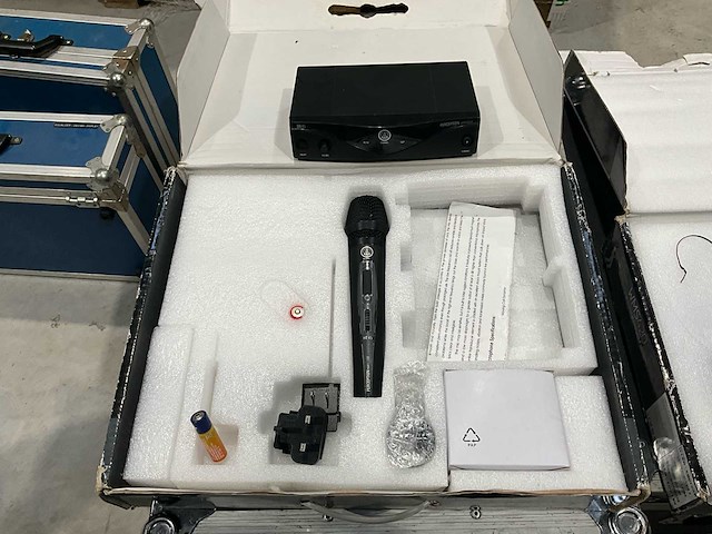 Akg perception draadloze 45 microfoon - afbeelding 1 van  4