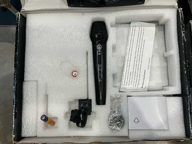 Akg perception draadloze 45 microfoon - afbeelding 2 van  4