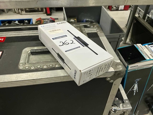 Akg ra4000ew antenneversterker - afbeelding 3 van  3