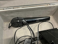 Akg sr40 draadloze microfoon - afbeelding 2 van  2