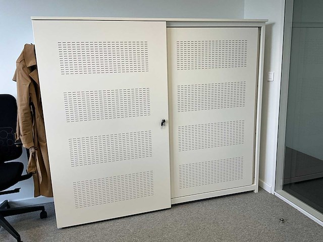 Akoestische schuifdeurkast 180x156 - afbeelding 1 van  8