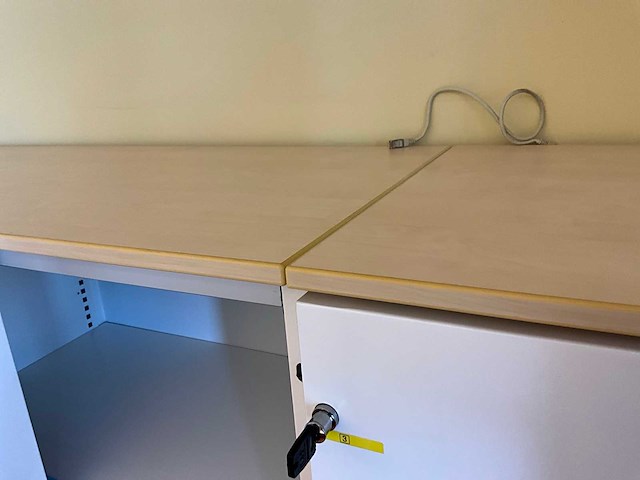 Akoestische schuifdeurkast (3x) + bureautafel - afbeelding 14 van  17