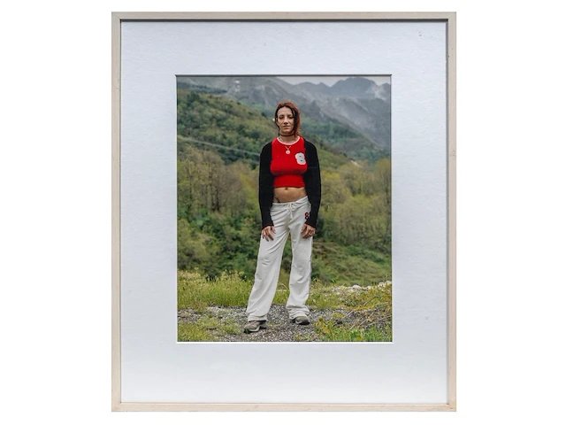 Albrecht tübke (1971), 'publica, tpu 20', 2005, c-print, n° 1/6 47 x 38 cm. (18 1/2 x 14.96 in.), frame: 68 x 58 cm. (26.76 x 22.82 in.) - afbeelding 2 van  3