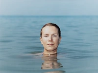 Albrecht tübke (1971), two portraits from the series 'heads', 2007, c-print, n° 1/6 and 3/6 60 x 80 cm. (23.62 x 31 1/2 in.), frame: 83 x 101 cm. (32.67 x 39.75 in.) - afbeelding 2 van  9