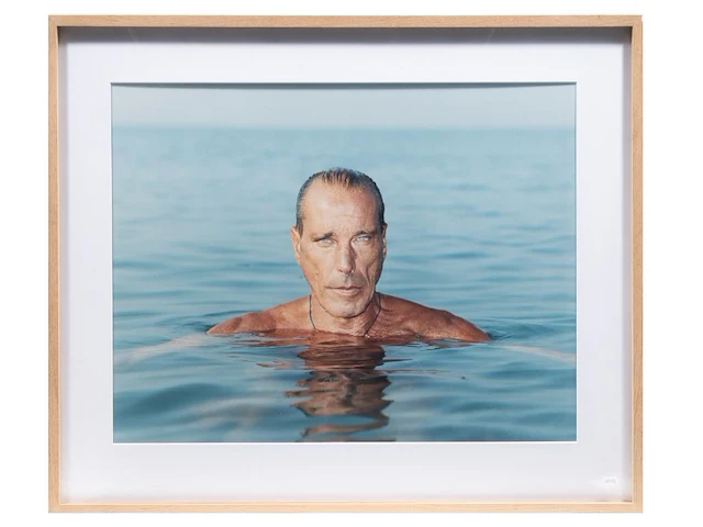 Albrecht tübke (1971), two portraits from the series 'heads', 2007, c-print, n° 1/6 and 3/6 60 x 80 cm. (23.62 x 31 1/2 in.), frame: 83 x 101 cm. (32.67 x 39.75 in.) - afbeelding 7 van  9