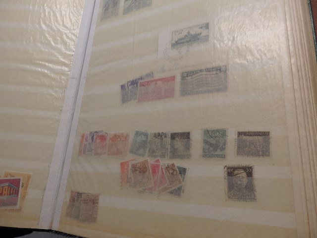 Album diverse landen veel oude zegels - afbeelding 2 van  7