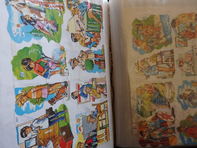 Album met knipsels - afbeelding 1 van  3