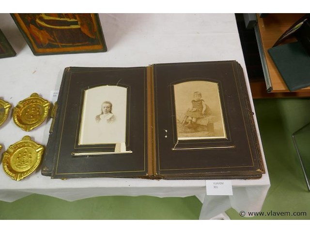 Album met oude foto's - afbeelding 2 van  2