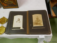 Album met oude foto's - afbeelding 2 van  2