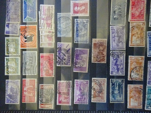 Album postezegels italie en vatikaan - afbeelding 1 van  4