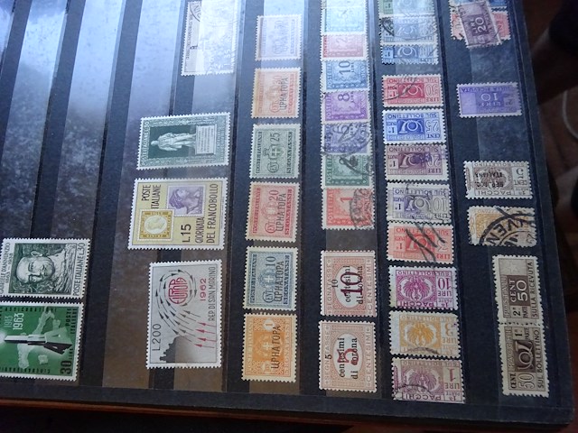 Album postezegels italie en vatikaan - afbeelding 2 van  4