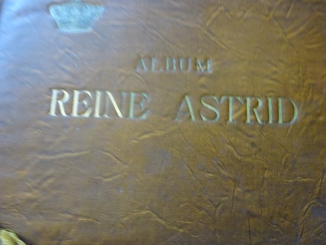 Album reine astrid met kaarten cote dor - afbeelding 1 van  3